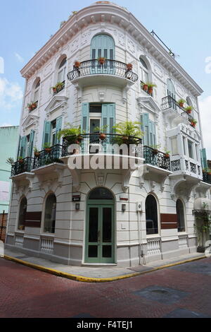 Spanische Kolonialgebäude im Casco Antiguo, historisches Viertel von Panama-Stadt, Panama, Mittelamerika Stockfoto