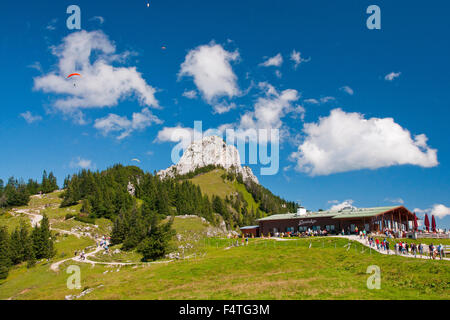 Deutschland, Bayern, Oberbayern, Chiemgau, Aschau, Kampenwand, Sonnenalm, Sonnen-Alm, Paragliding, Gleitschirm, restaurant Stockfoto