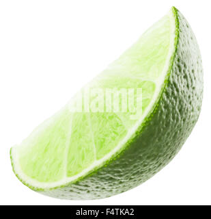 Limettenscheibe auf dem weißen Hintergrund isoliert. Stockfoto