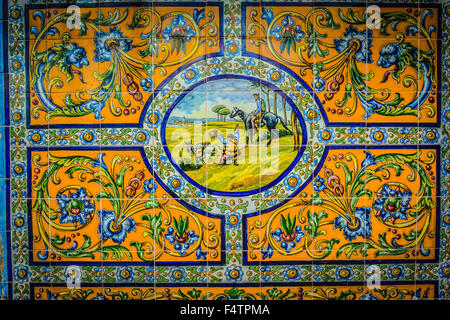 Legendäre Columbia Restaurant spanische Fliese-Wandbilder & kunstvolle Architektur in der historischen Hauptstadt der kubanische Zigarre, Ybor City.  FL Stockfoto