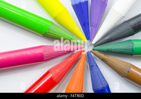 Waldlosen Buntstift Köpfe im Kreis Makro Nahaufnahme angeordnet Stockfoto