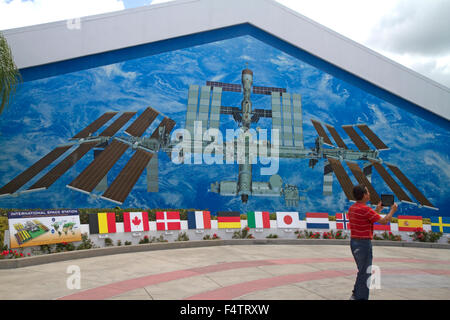 Wandbild von der internationalen Raumstation ISS am John F. Kennedy Space Center, Merritt Insel, Florida, USA. Stockfoto