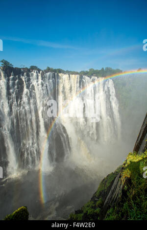 LIVINGSTONE, Sambia, Afrika - Victoria Falls (Mosi-Oa-Tunya) Welten größte Wasserfall, auf dem Zambezi River Stockfoto