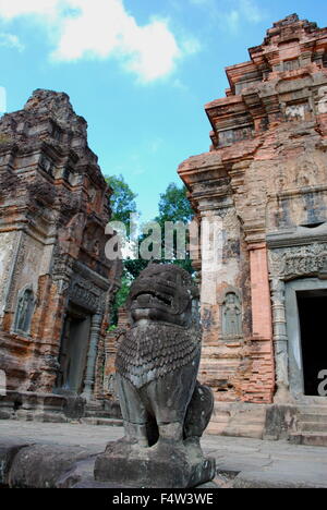 Preah Ko, Teil der Roluos-Gruppe von antiken Tempeln in Angkor archäologischer Park, Siem Reap, Kambodscha. Stockfoto