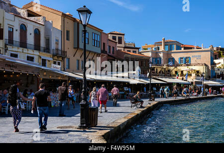 Entlang der Uferstraße in alten Chania Kreta. Stockfoto