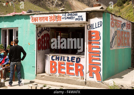 Himachal Pradesh, Indien, Lahaul und Spiti, Darcha, gekühltes Bier shop Stockfoto