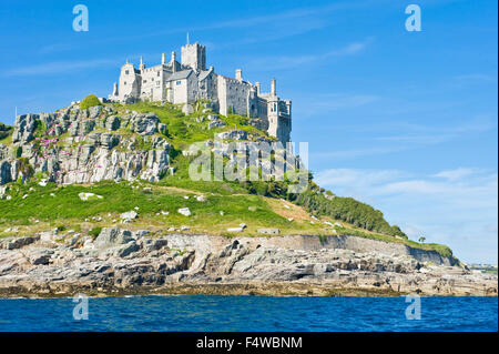 Ein Blick auf St. Michaels Mount von der Seeseite der Insel. Stockfoto