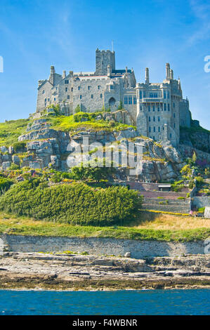 Ein Blick auf St. Michaels Mount von der Seeseite der Insel. Stockfoto