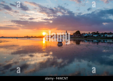 Sonnenuntergang am Bosham in West Sussex. Stockfoto