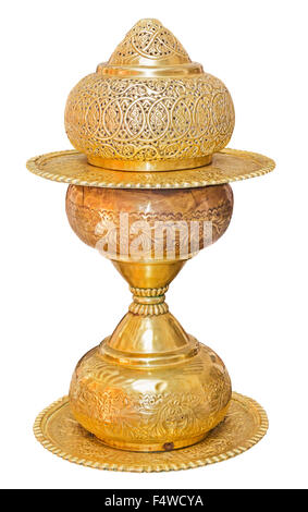 Alt antik Vintage Bronze, Messing Vase, isoliert auf weißem Hintergrund. Datei enthält einen Beschneidungspfad. Stockfoto