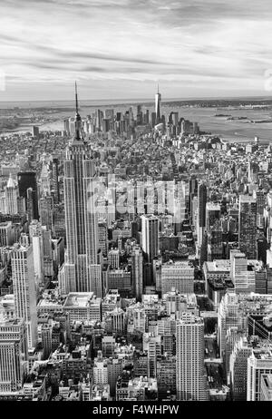 Luftaufnahme von Empire State Building mit Blick auf Lower Manhattan in New York City USA Stockfoto