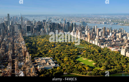 Luftaufnahme von Manhattan und den Central Park aus der Upper West Side East Harlem, New York USA Stockfoto