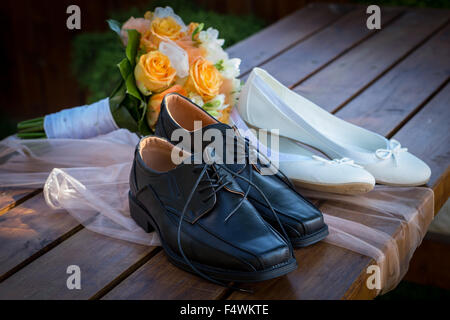 Braut und Bräutigam Schuhe Stockfoto