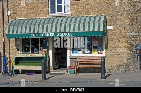 Turvey, Ecke Läden, Bedfordshire Stockfoto