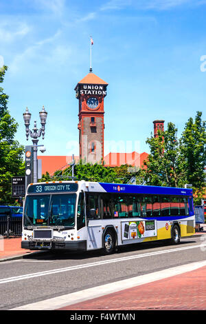 TriMet Bus außerhalb der Union Station Pickup in Portland City, Oregon Stockfoto