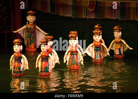 Puppenspieler, Wasserpuppentheater Thang Long, Hanoi, Nordvietnam, Vietnam, Südostasien, Asien. Kommunale Wasser-Marionetten-Theater. Hanoi. Vietnam, Asien. Stockfoto