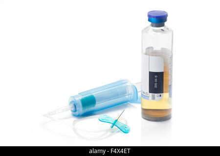 Aerobe Blut Kulturflasche mit Blut Kollektion Katheter. Stockfoto