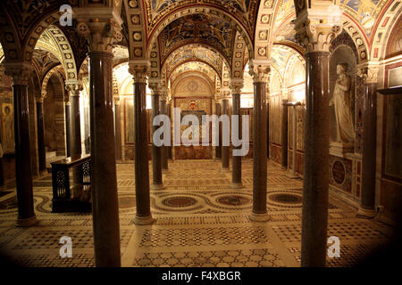 Die Krypta unter der Basilika di Santa Cecilia in Trastevere in Rom Stockfoto