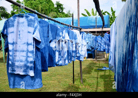 Traditionelle thailändische Mauhom Kleidung Mode im nördlichen hängen im Garten am 29. August 2015 in Phrae, Thailand Stockfoto