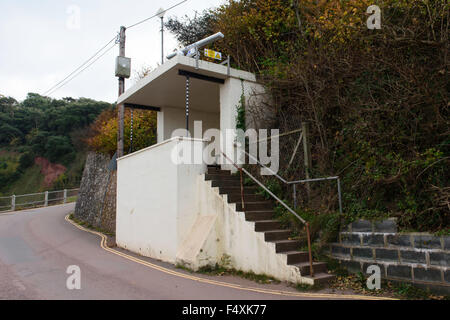 Gebäude für die Unterbringung einer 2. Weltkrieg Searchlight Shaldon Sea Front Stockfoto