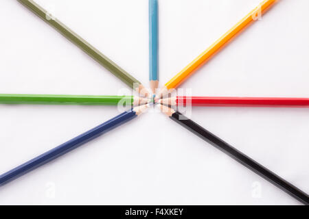 Buntstifte isoliert auf weißem Hintergrund Stockfoto
