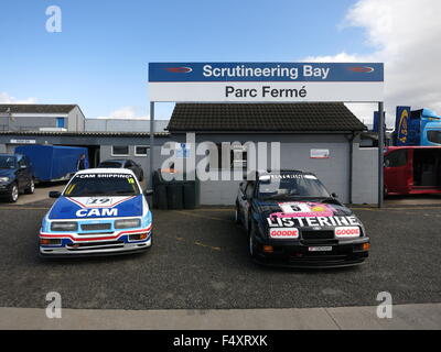 Ford Sierra Cosworth RS 500 RS 500 Touring Car-in scrutineering Bucht in Donnington Park Race hubmagnetschalter Mk1 1. Generation Stockfoto