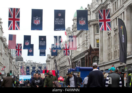 London, UK. 24. Oktober 2015. Regent Street ist für Fans, die Teilnahme an einem Straßenfest vor dem nächsten Spiel im Wembley-Stadion zwischen Jacksonville Jaguars und Buffalo Bills Kredit geschlossen: Amer Ghazzal/Alamy Live-Nachrichten Stockfoto