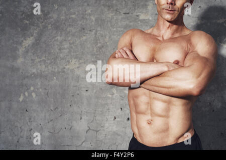 Fitness-Porträt halben Körper six pack kein Hemd, Fitnesskonzept, Exemplar, passen und gesunden männlichen Körper mit abdominalen musc Stockfoto