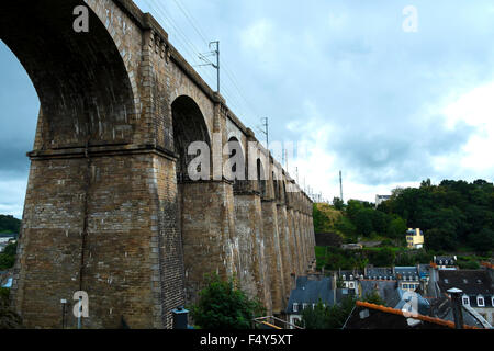 Ein Blick auf das Viadukt in Morlaix, Frankreich Stockfoto