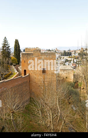 Peak-Turm (Torre de Los Picos) von Mihrab in der Alhambra-Komplex. Granada, Spanien Stockfoto