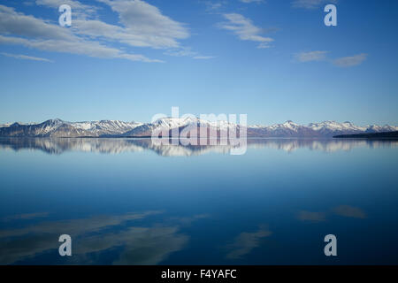 Arktis, Svalbard, Spitzbergen, Liefdefjord, polar landschaftlich Bild des Berges Fjord, in der Nähe von Monacobreen. Stockfoto