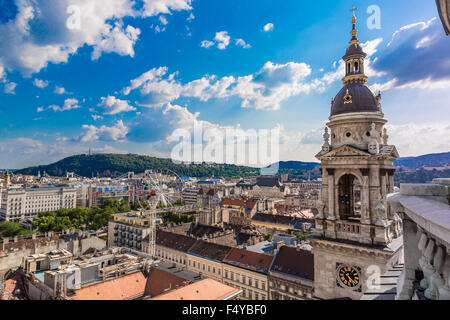 Blick auf Budapest und Glockenturm von der Spitze des St. Stephan Basilika, Ungarn Stockfoto