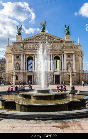 LVIV, UKRAINE - 29 Juni: Solomiya Krushelnytska Staatliche Akademische Opern- und Balletttheater (1897-1900) am 29. Juni 2013, Lemberg, Uk Stockfoto