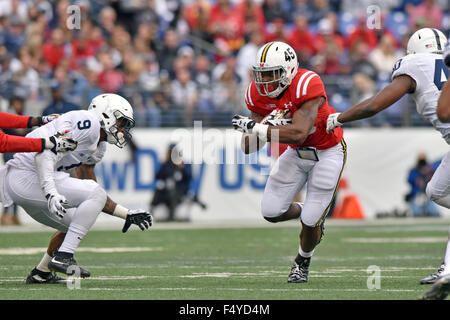 Baltimore, Maryland, USA. 24. Oktober 2015. Maryland Terrapins Runningback BRANDON ROSS (45) läuft durch ein Loch während der Konferenz Fußballspiel Big 10 M & T Bank Stadium in Baltimore, Maryland. Penn State gewann 31-30. © Ken Inness/ZUMA Draht/Alamy Live-Nachrichten Stockfoto