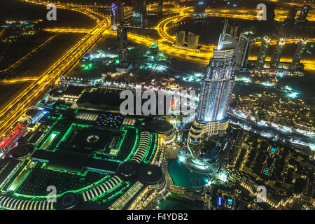 DUBAI, Vereinigte Arabische Emirate - 13 NOVEMBER: Adresse Hotel and Lake Burj Dubai in Dubai. Das Hotel ist 63 Stockwerke hoch und Funktion 196 luxuriöse Zimmer Stockfoto