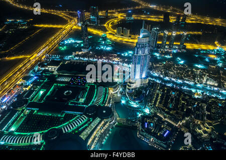 DUBAI, Vereinigte Arabische Emirate - 13 NOVEMBER: Adresse Hotel and Lake Burj Dubai in Dubai. Das Hotel ist 63 Stockwerke hoch und Funktion 196 luxuriöse Zimmer Stockfoto