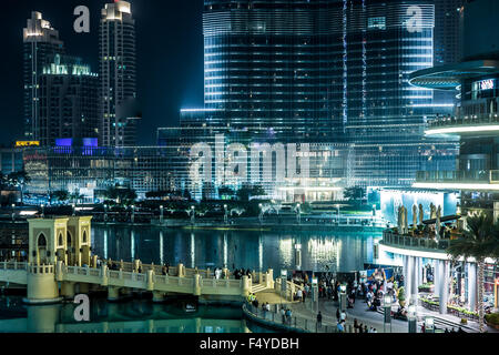 DUBAI, Vereinigte Arabische Emirate - 13 NOVEMBER: Burj Khalifa am 13. November 2013 in Dubai, Vereinigte Arabische Emirate. Burj Khalifa ist derzeit das höchste Gebäude der Stockfoto