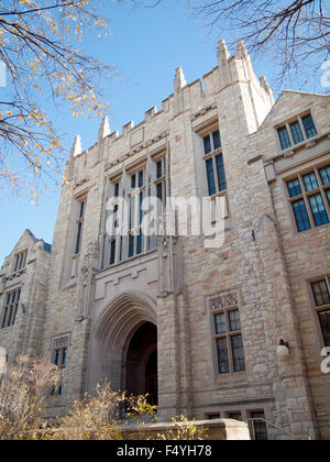 Weitwinkel-Blick auf das äußere der Dr. Thorbergur Thorvaldson Building an der University of Saskatchewan. Saskatoon, Kanada. Stockfoto