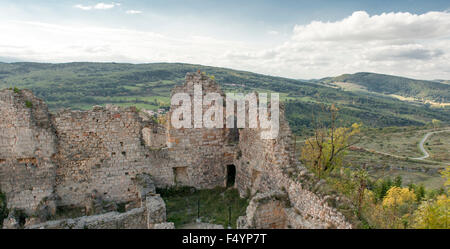 Château Puivert, eine beeindruckende Burg der Katharer in Aude, Languedoc, Frankreich Stockfoto