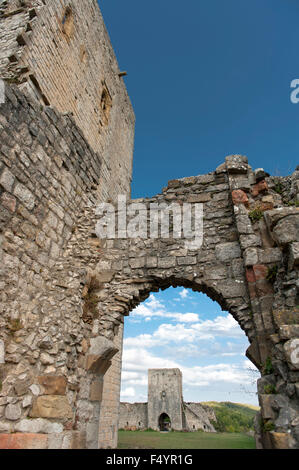Château Puivert, eine beeindruckende Burg der Katharer in Aude, Languedoc, Frankreich Stockfoto