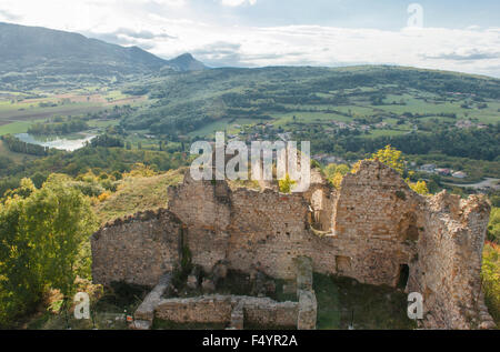 Château Puivert, eine beeindruckende Burg der Katharer in Aude, Languedoc, Frankreich Stockfoto