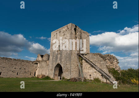 Château Puivert, eine beeindruckende Burg der Katharer in Aude, Languedoc, Frankreich Stockfoto