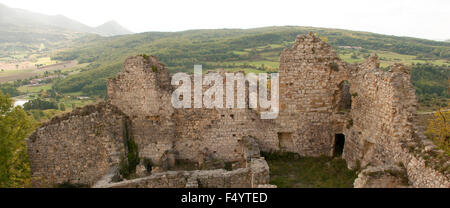 Château Puivert, eine beeindruckende Burg der Katharer in Aude, Languedoc, Frankreich Stockfoto