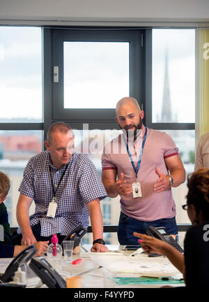 Die unternehmerisch-Spark Kleinunternehmen Trainingstag am Trinity Quay, Bristol - eine Brainstorming-Sitzung-UK Stockfoto