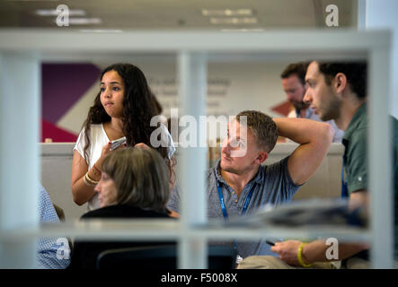 Die unternehmerisch-Spark Kleinunternehmen Trainingstag am Trinity Quay, Bristol - eine Brainstorming-Sitzung-UK Stockfoto