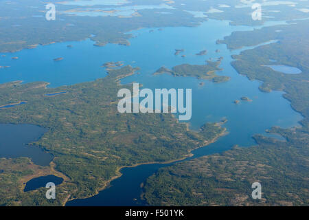 Arktische Landschaft aus der Luft, auf dem Weg von Yellowknife Nunavut, Nunavut, Kanada Stockfoto