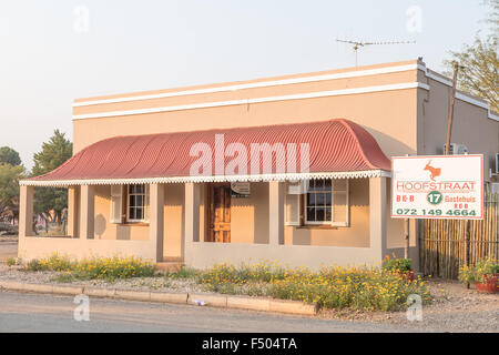 PRIESKA, Südafrika - 24. August 2015: typische Architektur aus der ersten Hälfte des 20. Jahrhunderts in Prieska im Norden Stockfoto