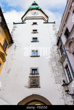 Reisen Sie nach Bratislava City - St. Michael Turm von Michael Tor in Bratislava Stockfoto