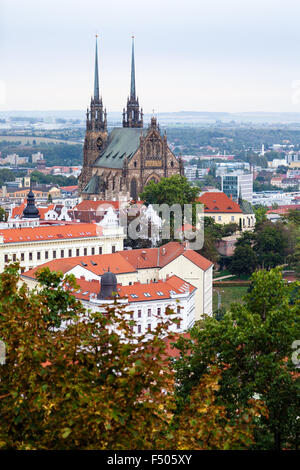 Reisen Sie zu Stadt Brno - Ansicht der Stadt Brno mit Kathedrale der Heiligen Peter und Paul, Tschechisch Stockfoto