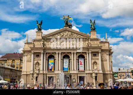 LVIV, UKRAINE - 29 Juni: Solomiya Krushelnytska Staatliche Akademische Opern- und Balletttheater (1897-1900) am 29. Juni 2013, Lemberg, Uk Stockfoto